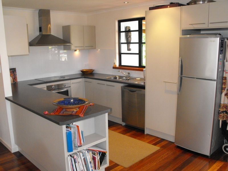 12 Nesbit Street, Southport QLD 4215