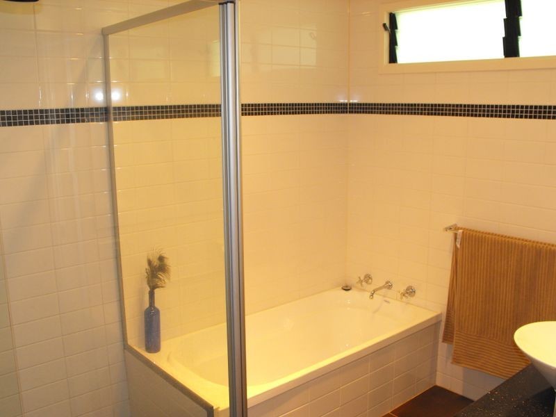 12 Nesbit Street, Southport QLD 4215