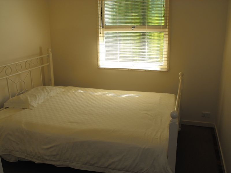 12 Nesbit Street, Southport QLD 4215