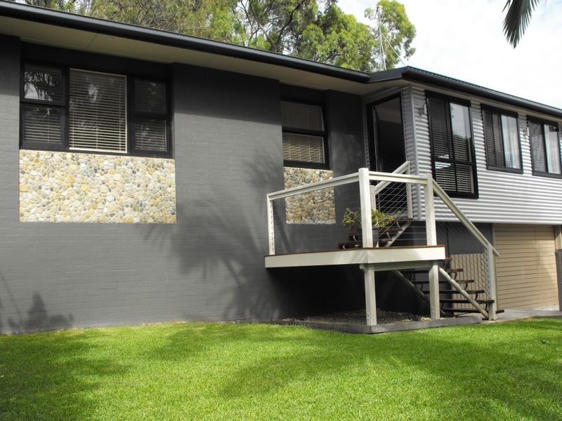 12 Nesbit Street, Southport QLD 4215