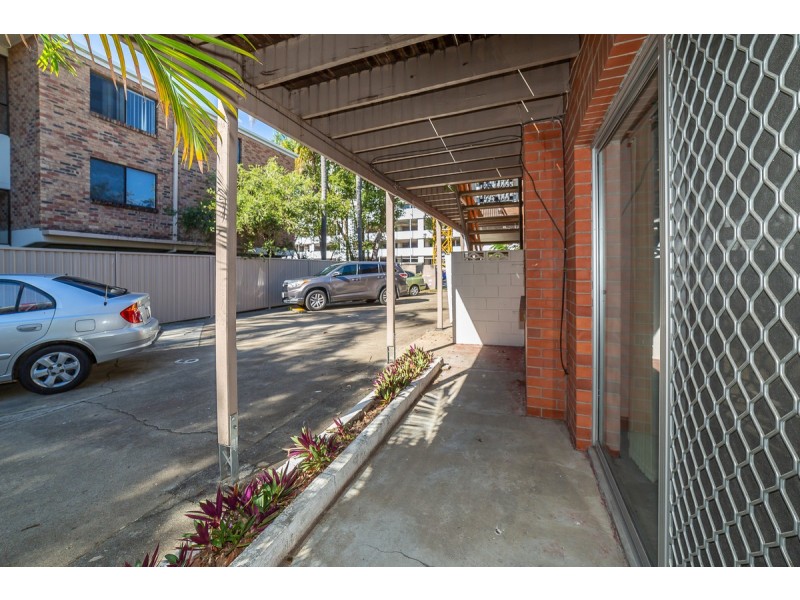 2/5 North Street, Southport QLD 4215