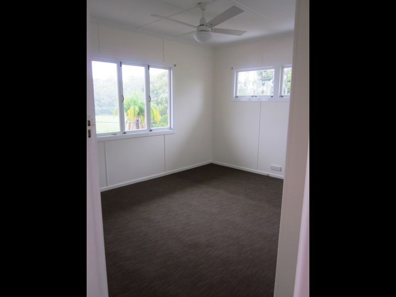 37 Brolga Avenue, Southport QLD 4215