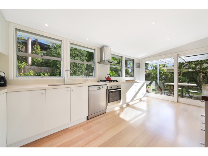 14 Kapala Street, Southport QLD 4215