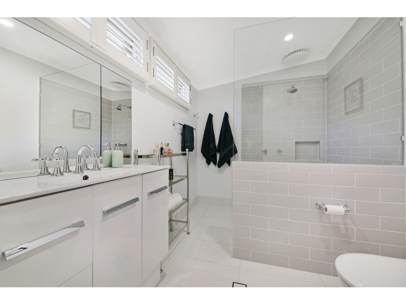 14 Kapala Street, Southport QLD 4215