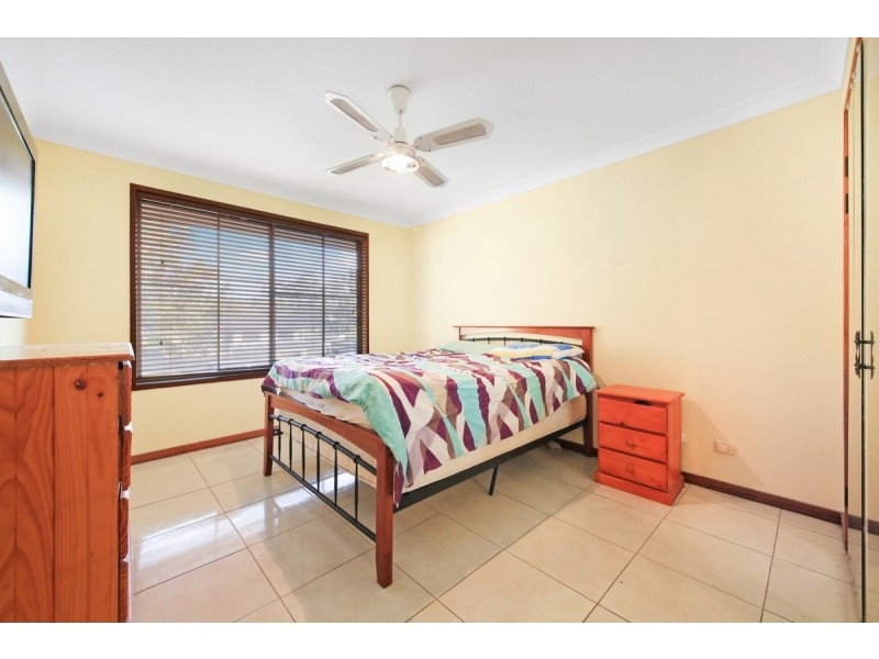 57 Mitchell Avenue, Molendinar QLD 4214