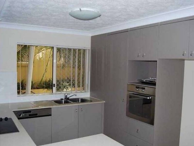 6/64 Queen Street, Southport QLD 4215