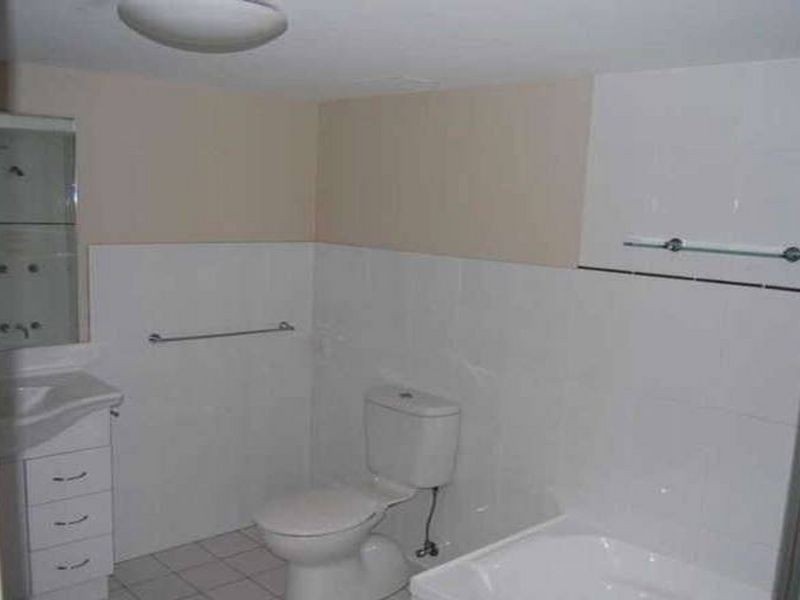 6/64 Queen Street, Southport QLD 4215