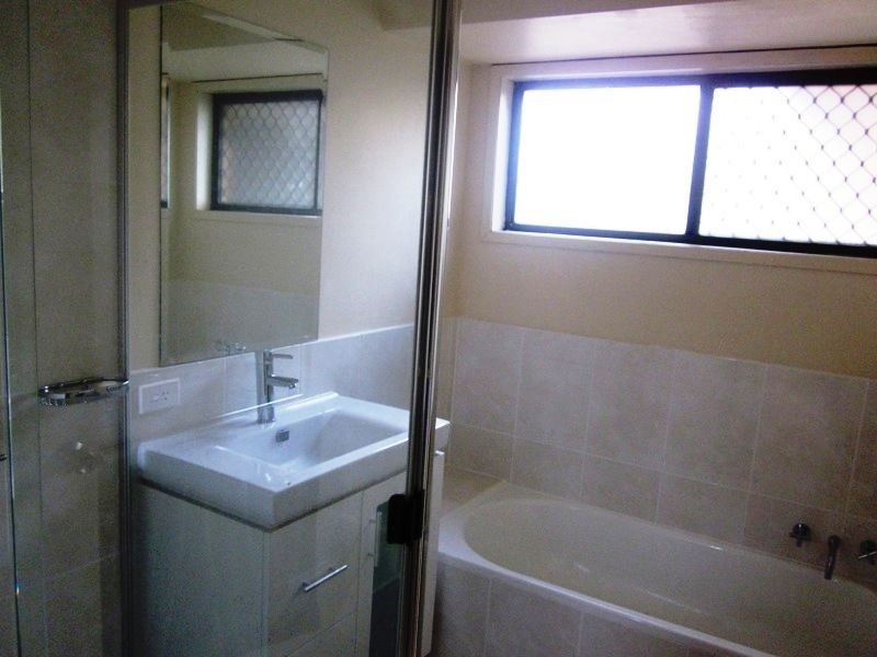 2/173 Musgrave Avenue, Labrador QLD 4215