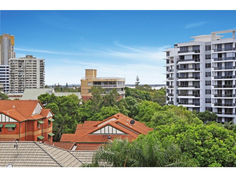 821/6 Aqua Street, Southport QLD 4215