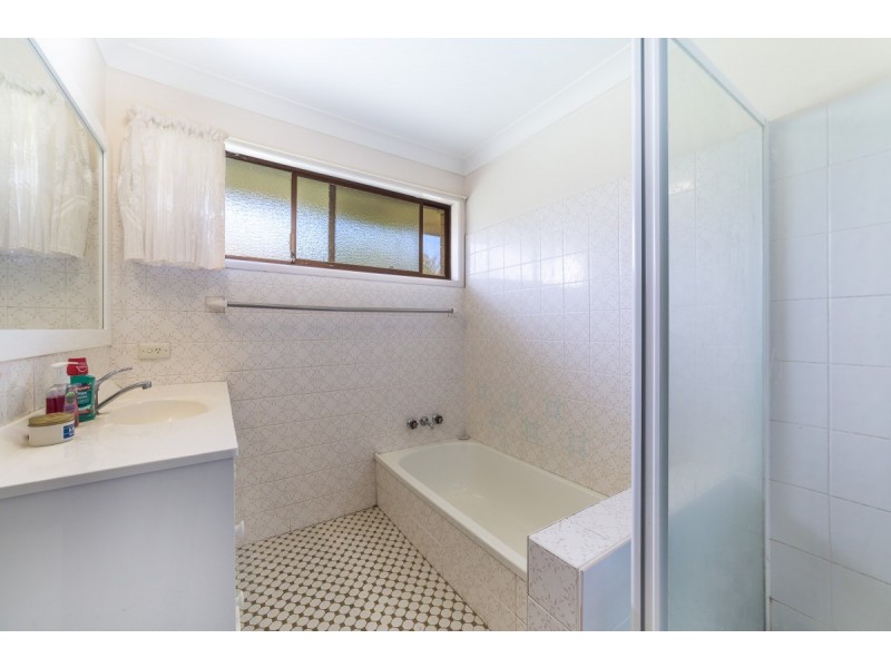 30 Crinum Crescent, Southport QLD 4215