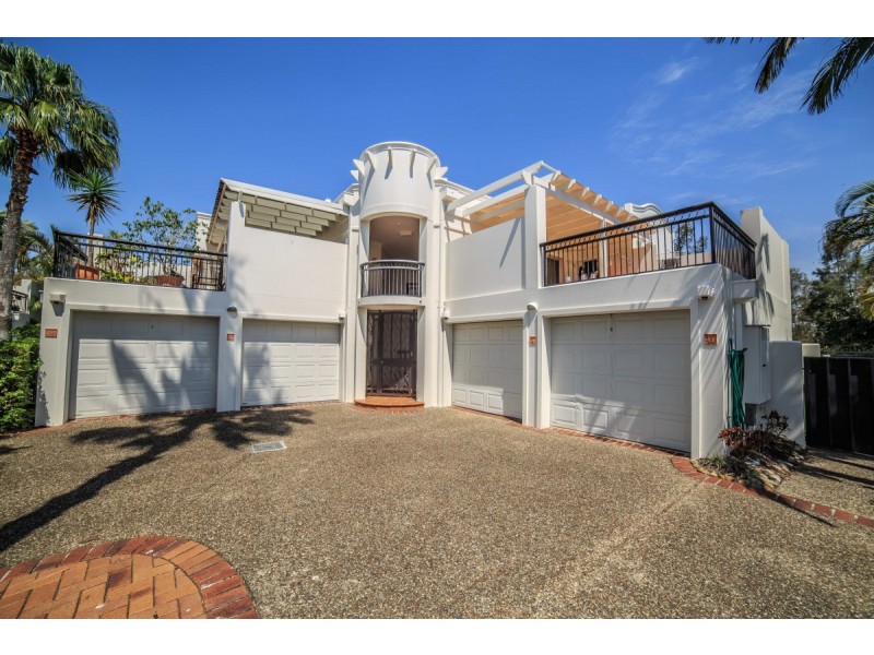 11 Parkview/100 Cotlew Street East, Southport QLD 4215