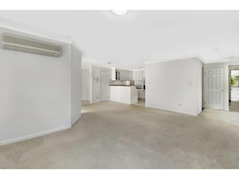 11 Parkview/100 Cotlew Street East, Southport QLD 4215