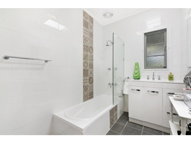 26 Mole Avenue, Southport QLD 4215