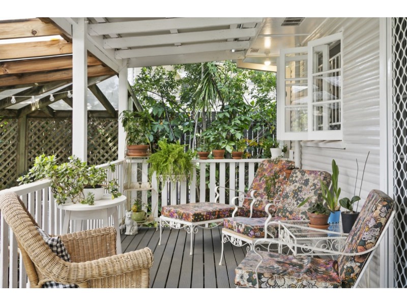 26 Mole Avenue, Southport QLD 4215