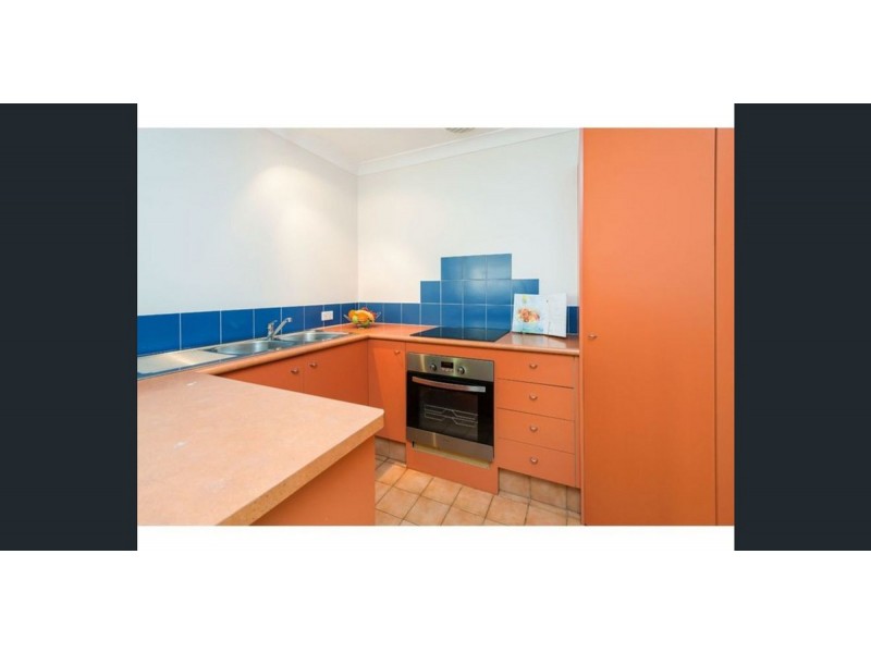 2/25 Crystal Reef Drive, Coombabah QLD 4216