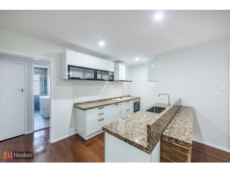 4/107A Frank Street, Labrador QLD 4215