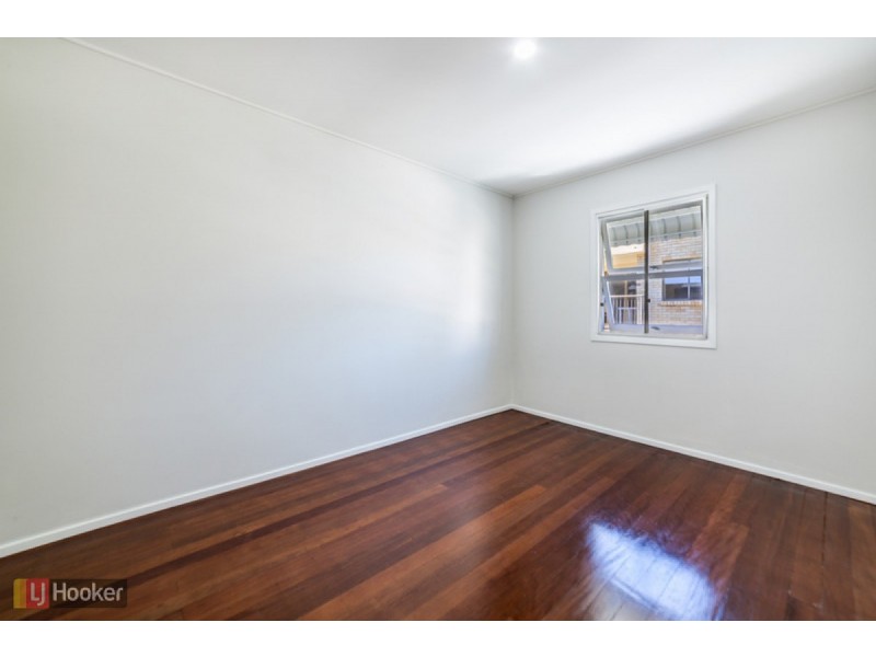 4/107A Frank Street, Labrador QLD 4215