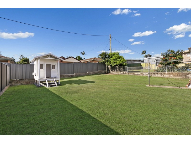7 Ikana Court, Southport QLD 4215