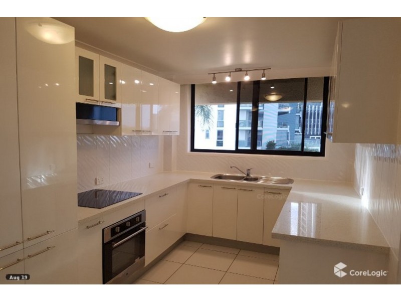 9/81 Brighton Parade, Southport QLD 4215