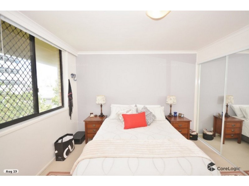 9/81 Brighton Parade, Southport QLD 4215