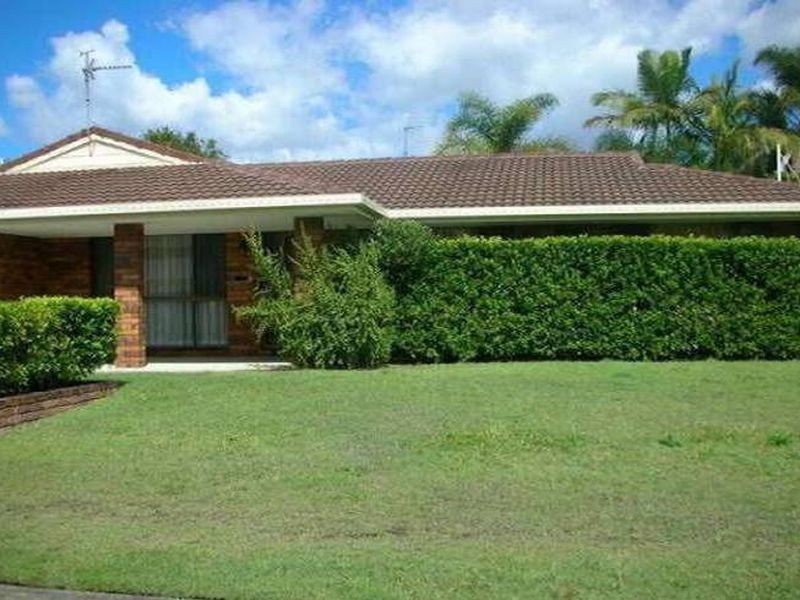 8 Petra Street, Southport QLD 4215