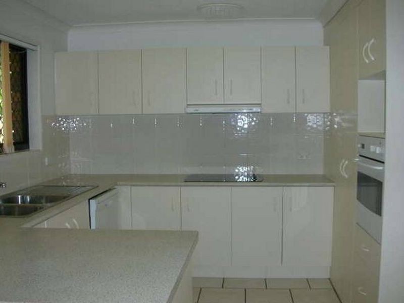 8 Petra Street, Southport QLD 4215