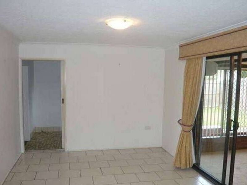 8 Petra Street, Southport QLD 4215