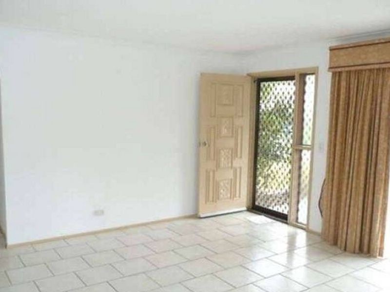 8 Petra Street, Southport QLD 4215