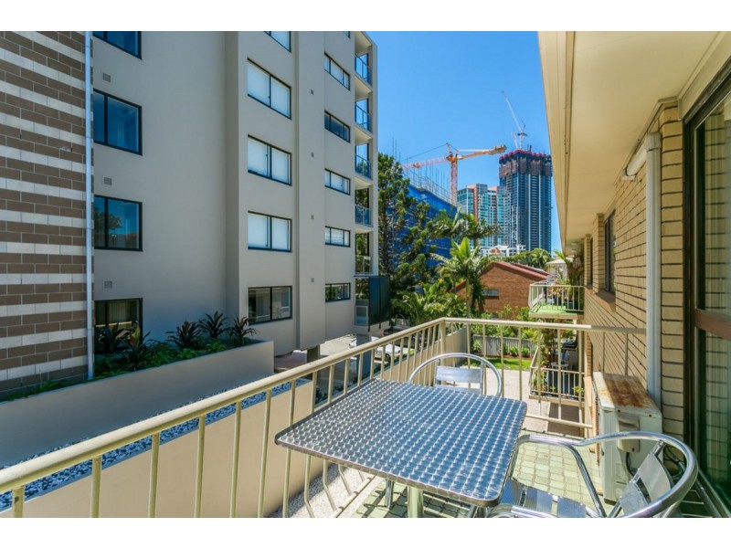 6/39 Lenneberg Street, Southport QLD 4215