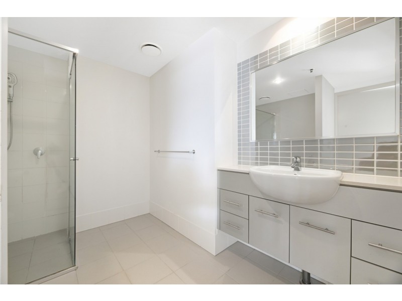 109/105 Scarborough Street, Southport QLD 4215