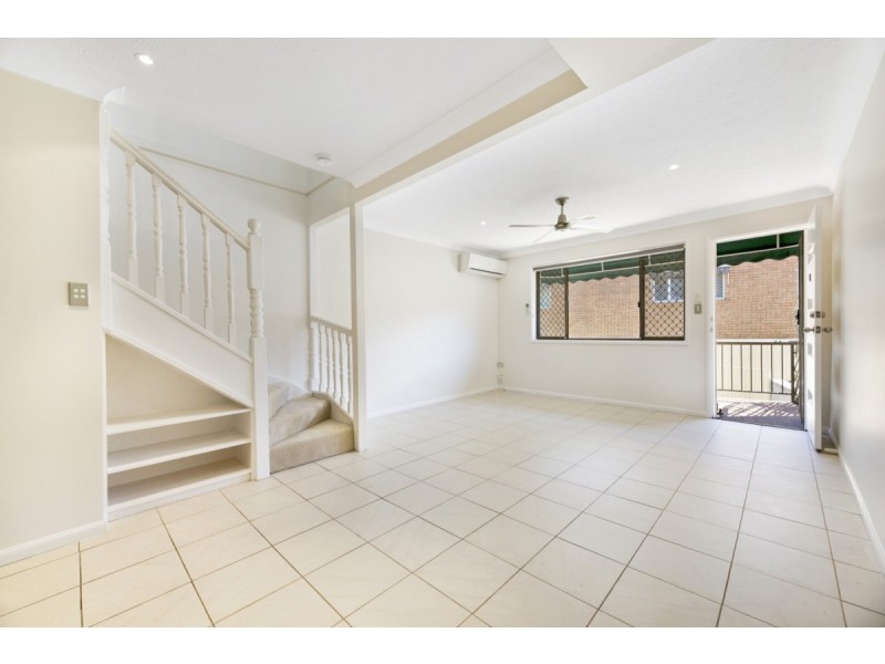 4/16 Lather Street, Southport QLD 4215