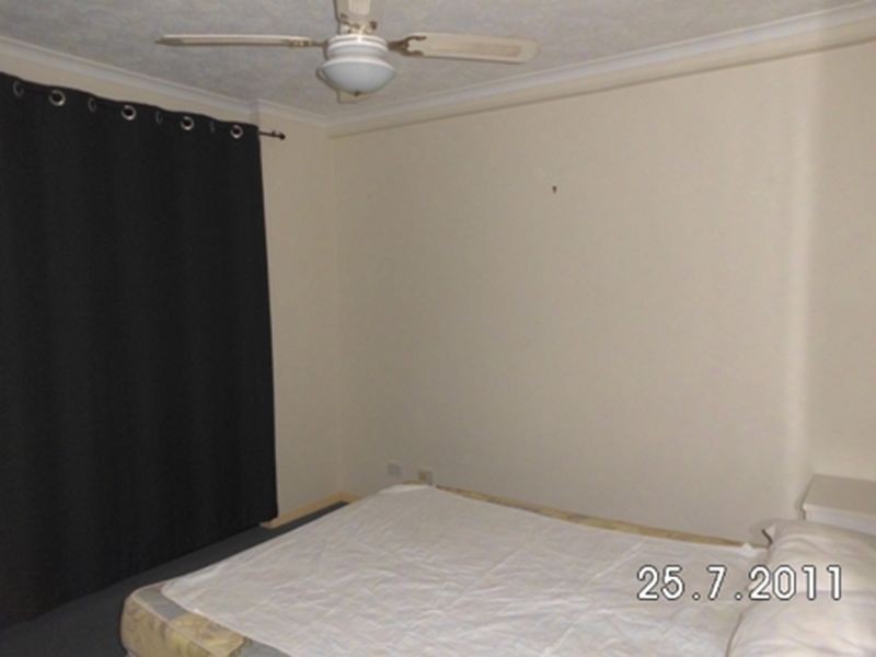 4/10 Bath St, Labrador QLD 4215