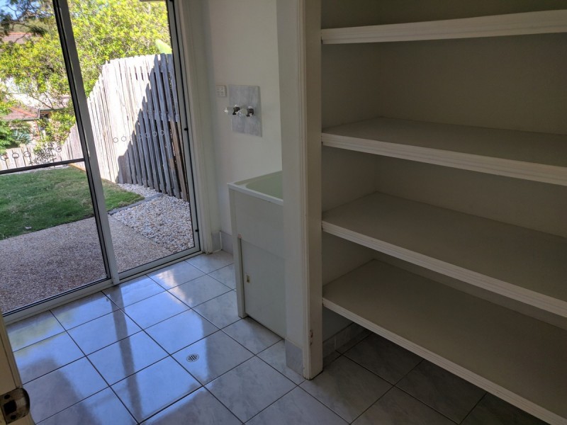 9 County Close, Parkwood QLD 4214