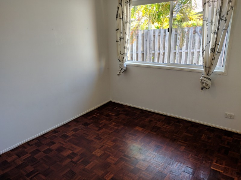 9 County Close, Parkwood QLD 4214