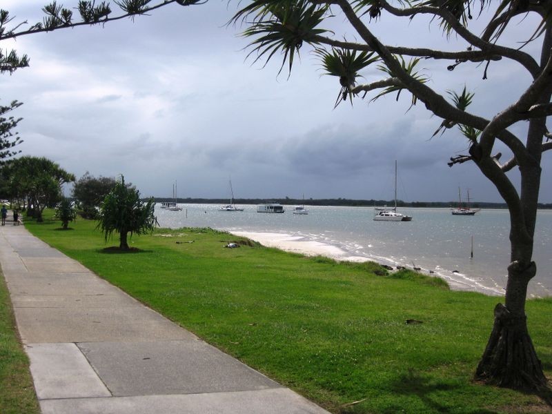 1/216 Marine Parade, Labrador QLD 4215