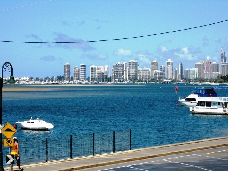 1/216 Marine Parade, Labrador QLD 4215