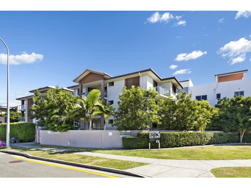 1/32 Bath Street, Labrador QLD 4215