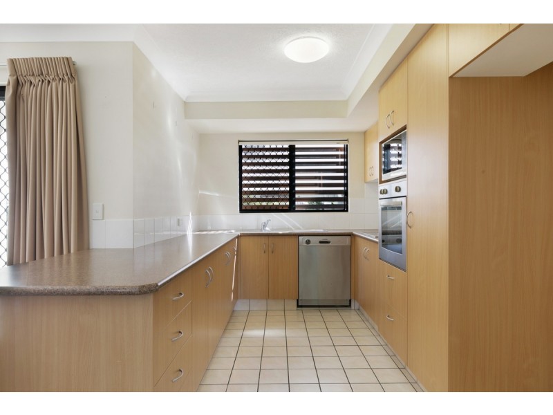 1/32 Bath Street, Labrador QLD 4215