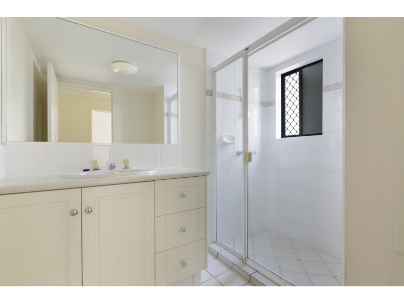 1/32 Bath Street, Labrador QLD 4215