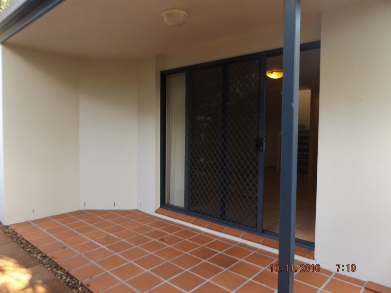 4/122 Pohlman Street, Southport QLD 4215