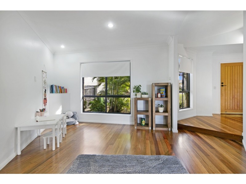 10 Oak Hill Crescent, Parkwood QLD 4214