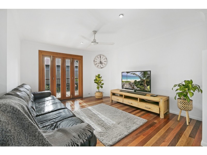 10 Oak Hill Crescent, Parkwood QLD 4214