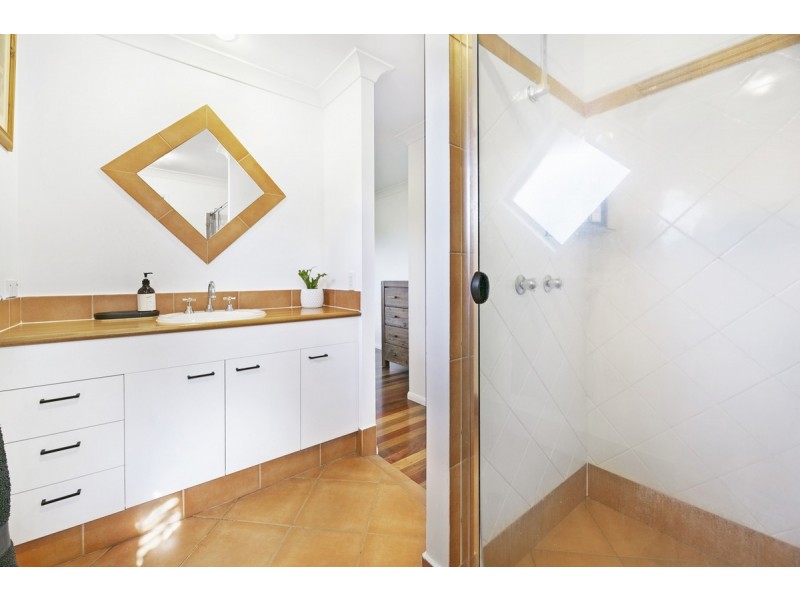 10 Oak Hill Crescent, Parkwood QLD 4214