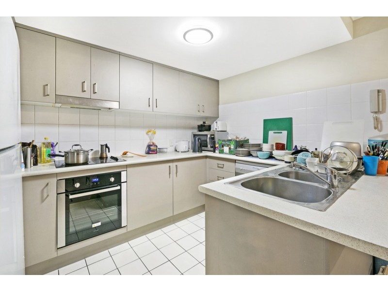 4/17 Lather Street, Southport QLD 4215