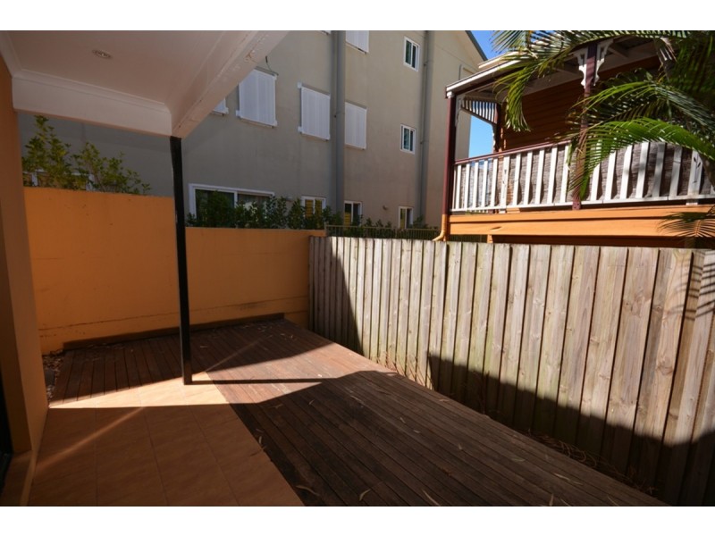 123 High Street, Southport QLD 4215