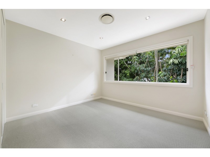 8/27 Gordon Street, Labrador QLD 4215