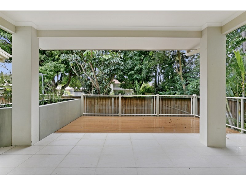 8/27 Gordon Street, Labrador QLD 4215