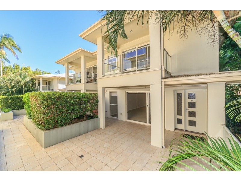 8/27 Gordon Street, Labrador QLD 4215