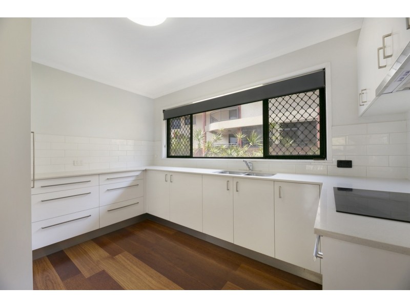 6/278 Marine Parade, Labrador QLD 4215