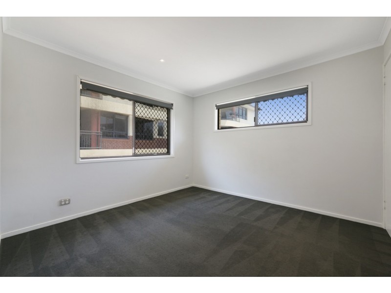 6/278 Marine Parade, Labrador QLD 4215